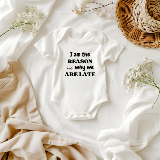 BABY BODY "SONO LA RAGIONE PER CUI SIAMO IN RITARDO 74CM - THE CUTE CLOUD