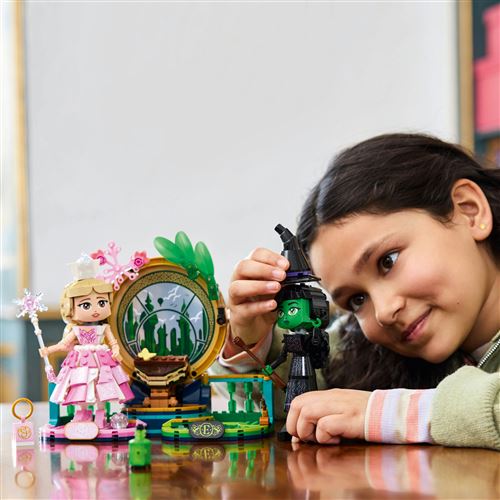 Alternative view of PERSONAGGI DI ELPHABA E GLINDA - 75682 - LEGO